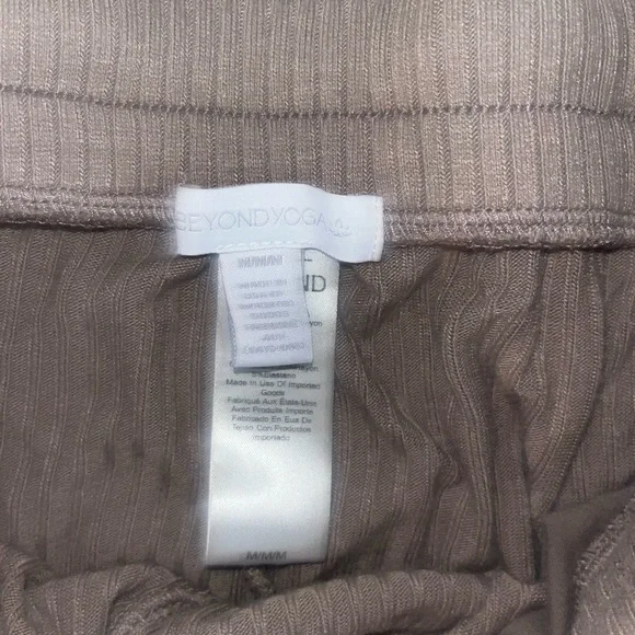 Beyond Yoga well traveled wide leg pants - Picture 4 of 4